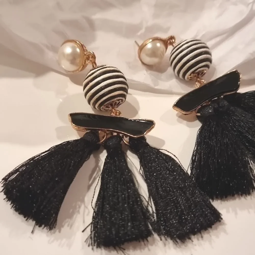 ZARA Black Fringe Earrings Mod Geo | NWOT